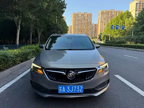 Buick GL6 2019