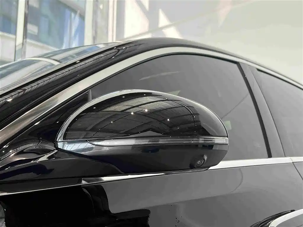 Mercedes-Benz E-Class 2025 — фото 12