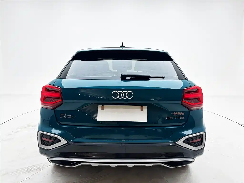 Audi Q2L 2022 — фото 5