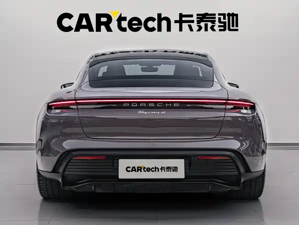 Porsche Taycan 2024