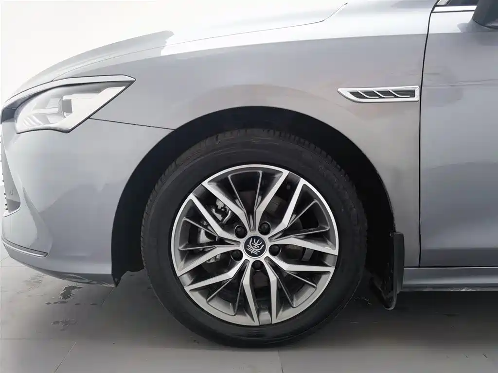 BYD Qin PLUS 2023 — фото 17