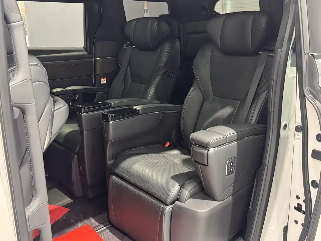 Toyota Vellfire 2024 — фото 21