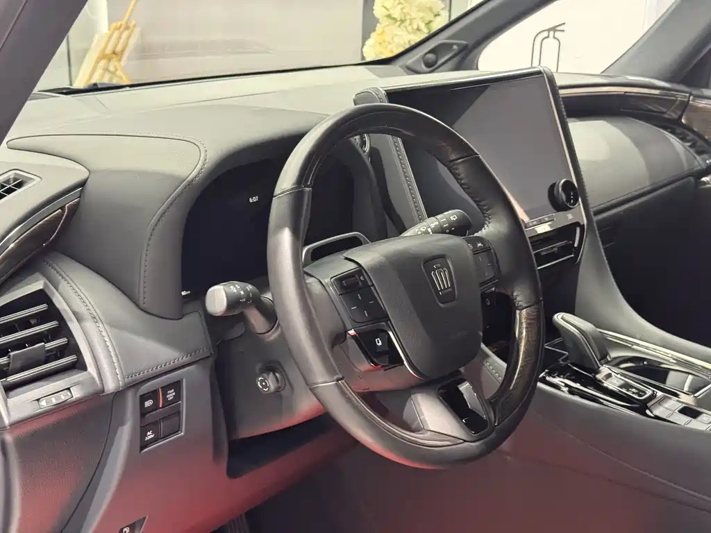 Toyota Vellfire 2024 — фото 14