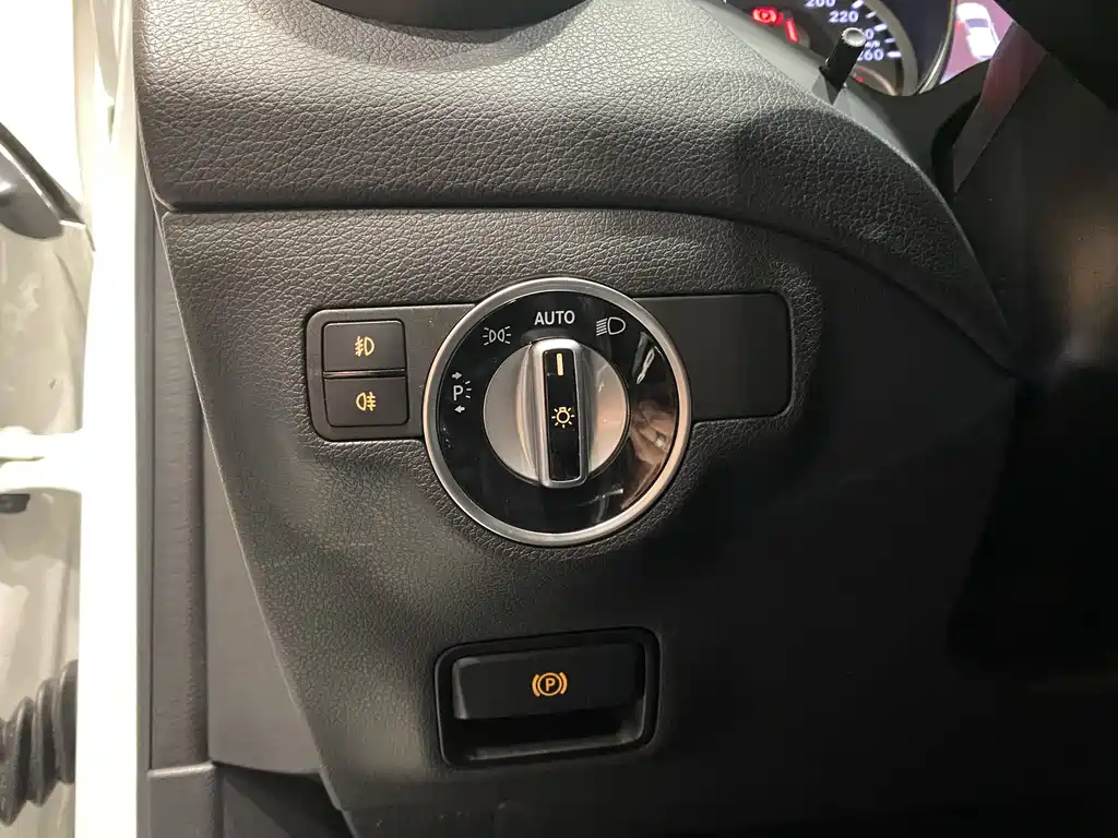 Mercedes-Benz GLA 2016