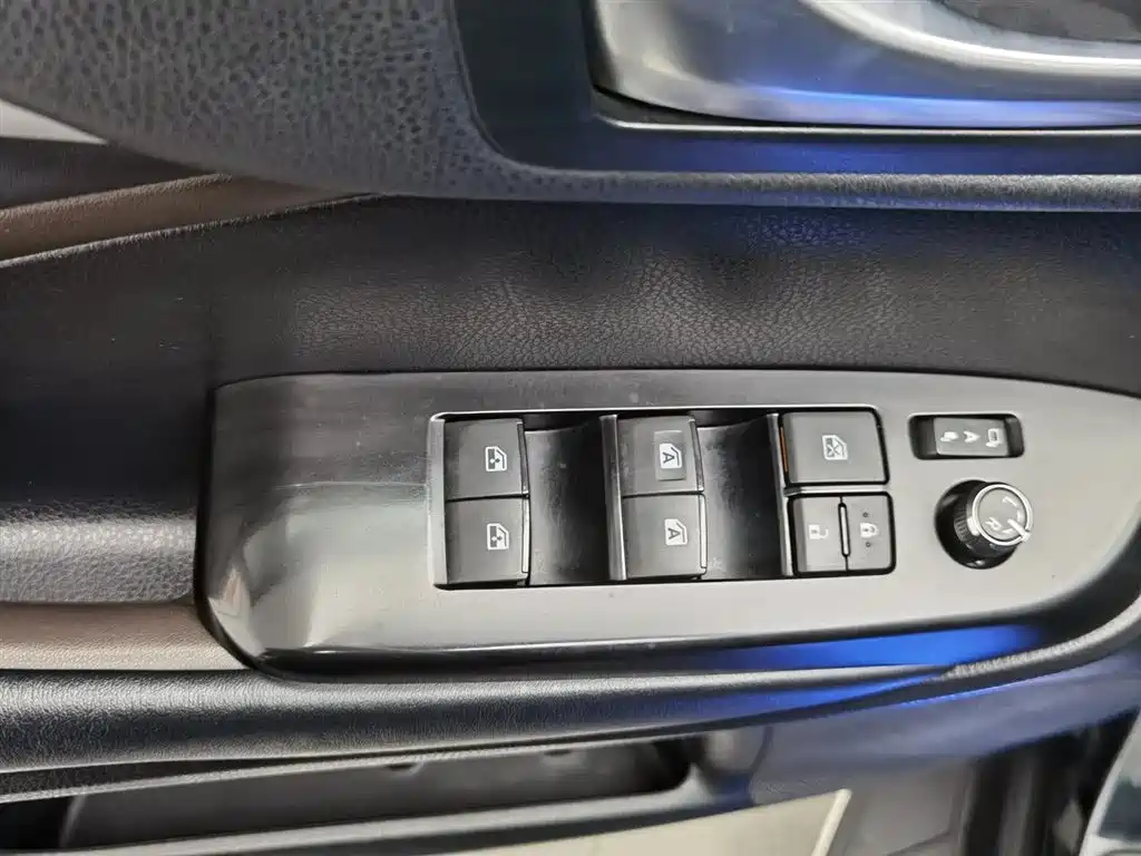 Toyota Highlander 2017 — фото 9
