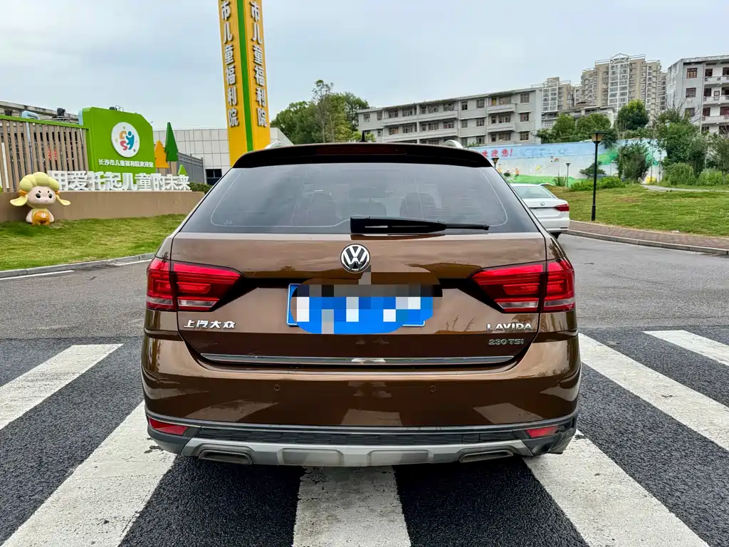 Volkswagen Cross Lavida 2018 — фото 14