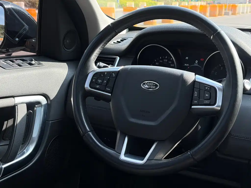 Land Rover Discovery Sport 2018 — фото 12