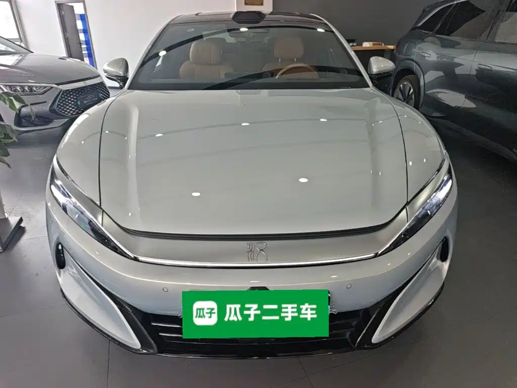 BYD Han L 2025