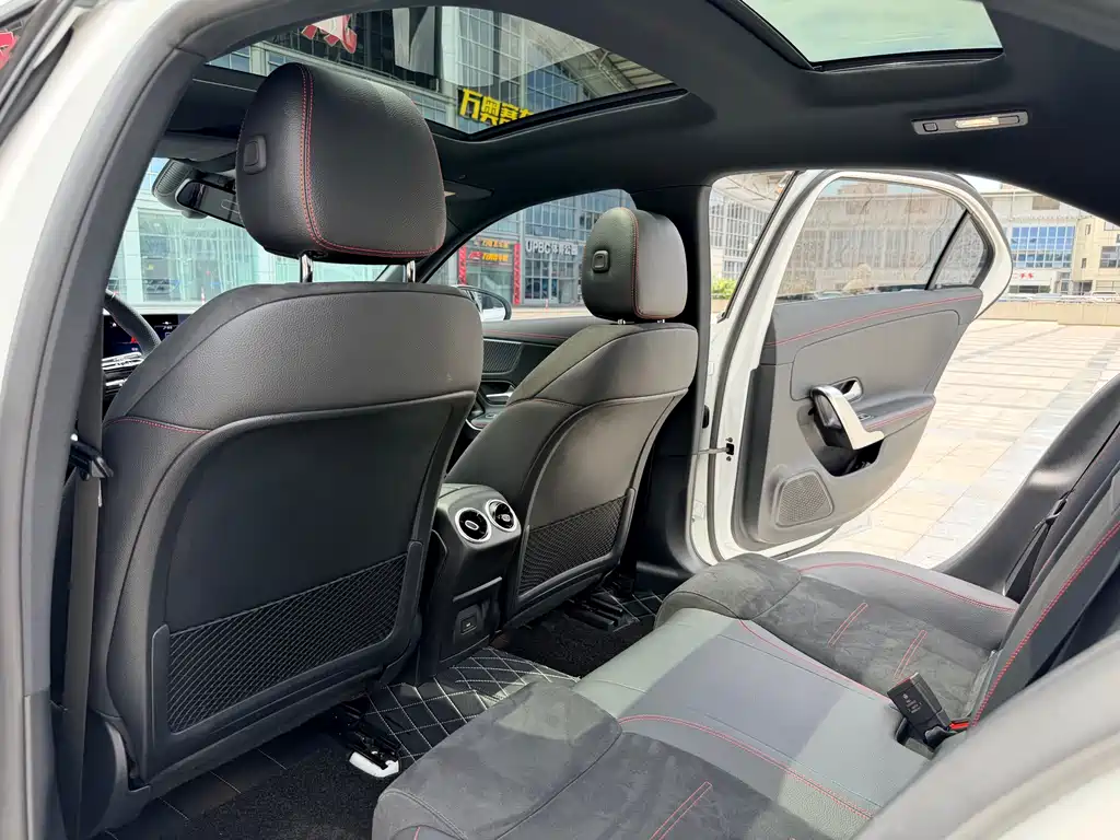 Mercedes-Benz A-Class 2025 — фото 13