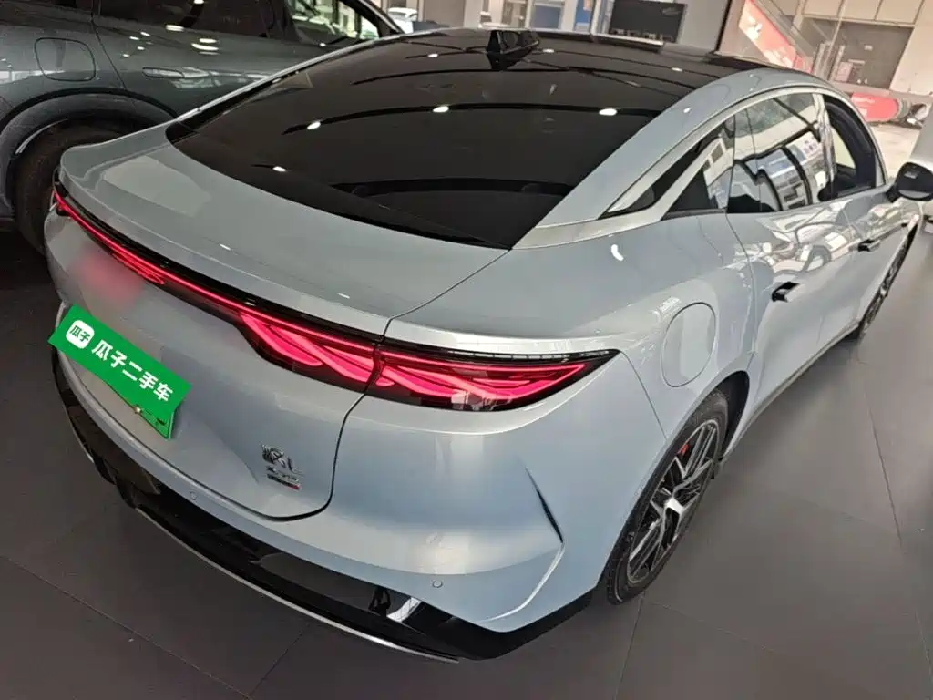 BYD Han L 2025