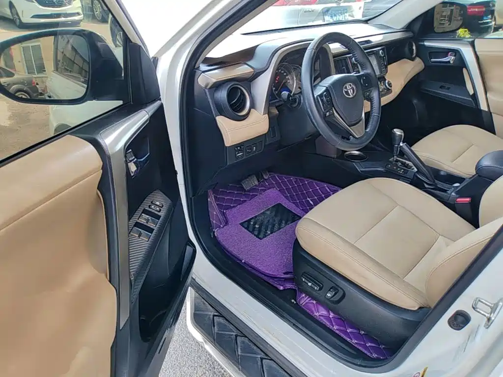Toyota RAV4 2013 — фото 12