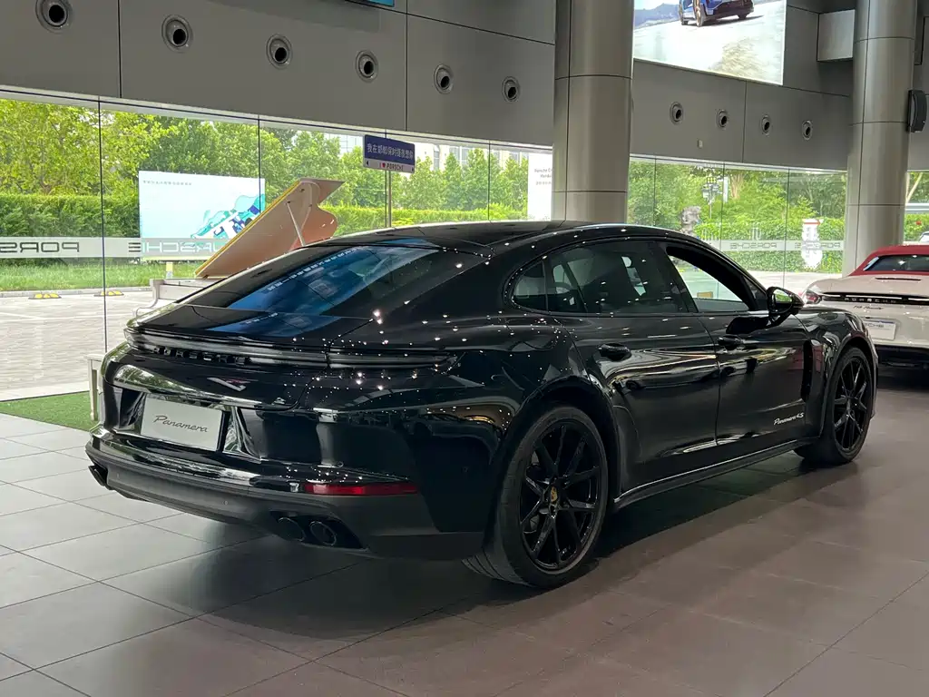 Porsche Panamera 2024