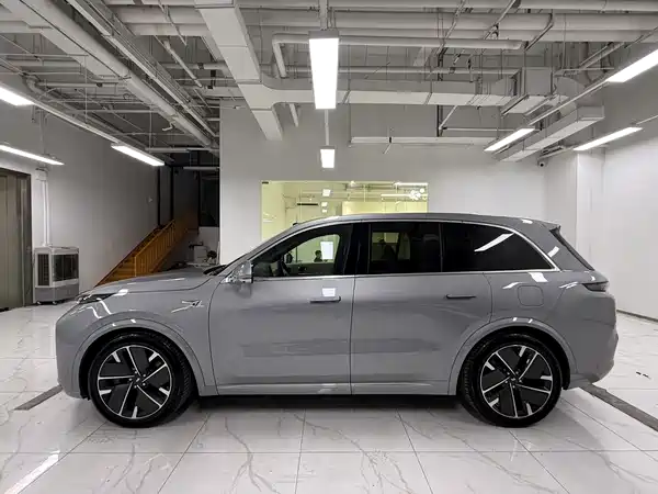 Li Auto L8 2025