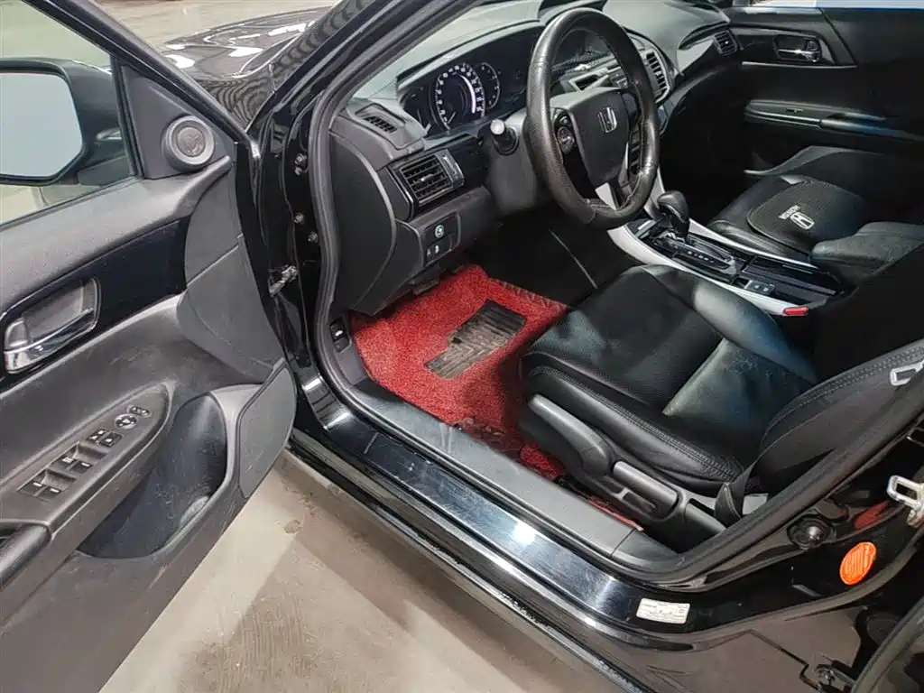 Honda Accord 2016 — фото 16
