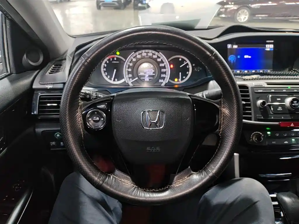 Honda Accord 2016 — фото 11