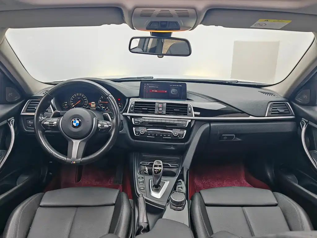 BMW 3 Series 2019 — фото 15