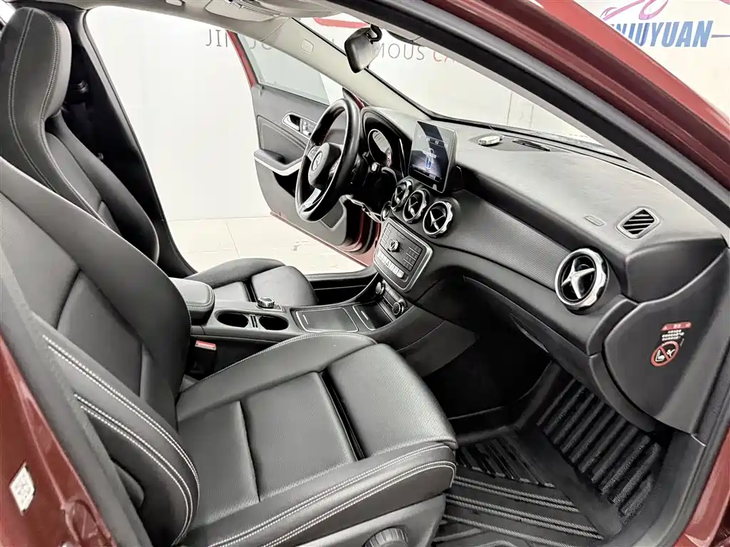 Mercedes-Benz GLA 2018 — фото 17