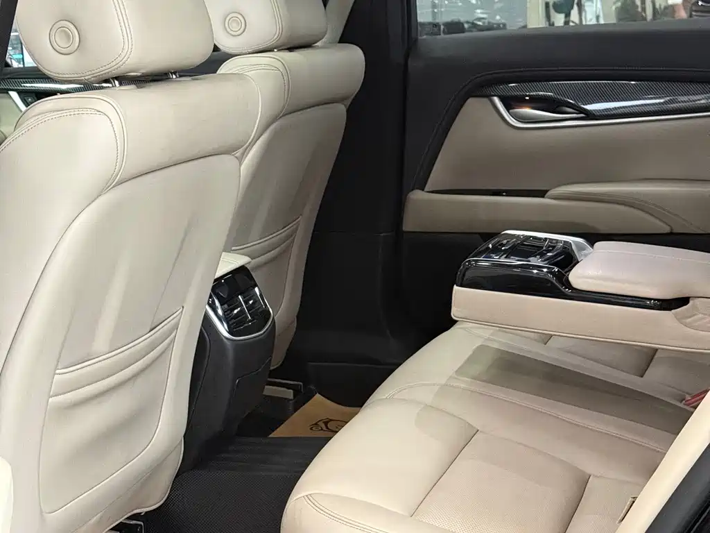 Cadillac XTS 2018 — фото 13