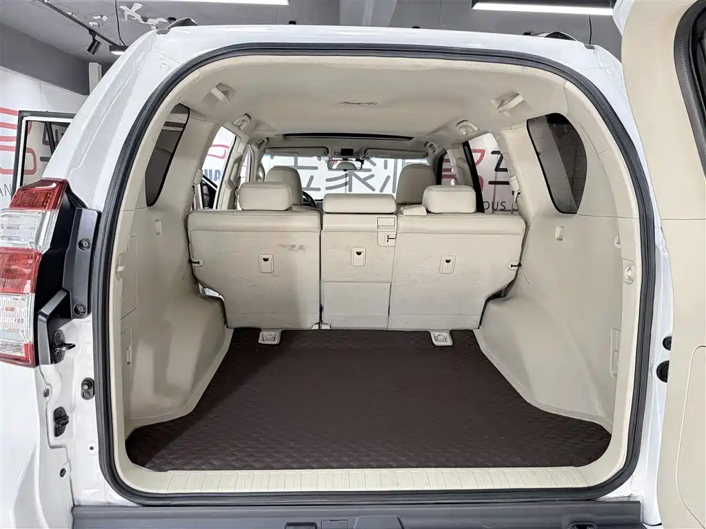 Toyota Prado 2014 — фото 12