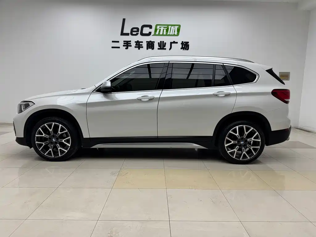 BMW X1 2022 — фото 12