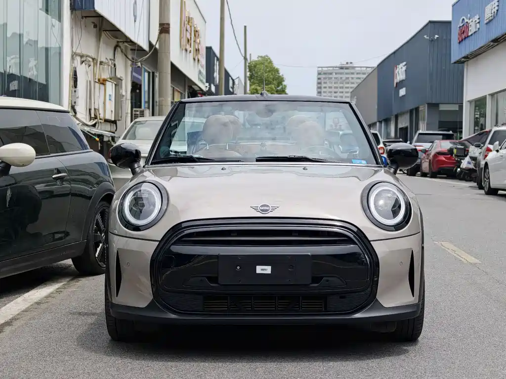 MINI MINI 2023