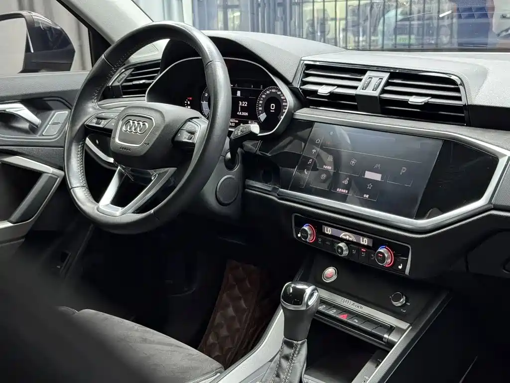Audi Q3 2022 — фото 10