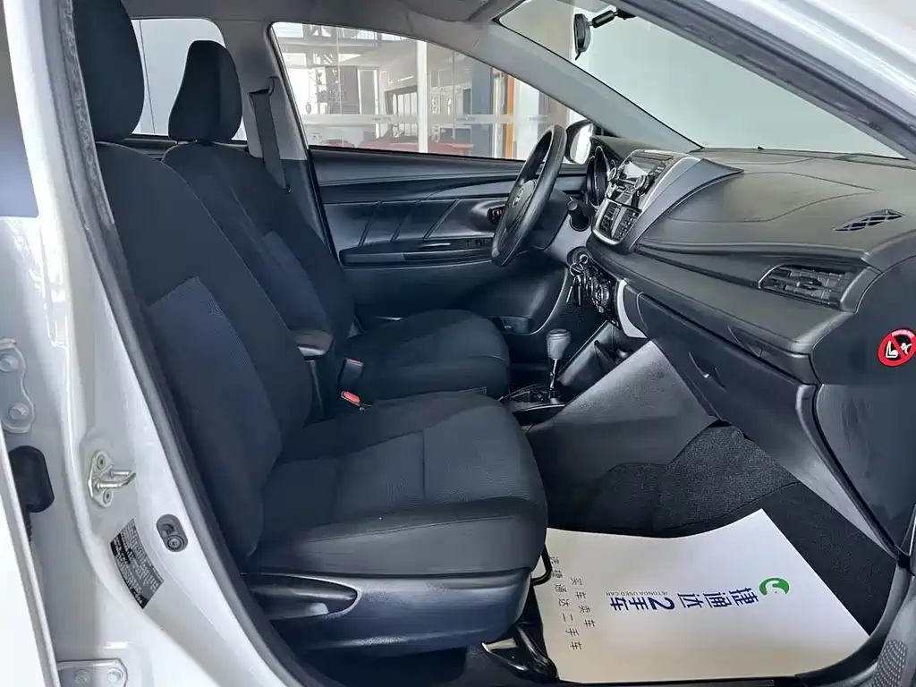 Toyota Yaris L 2019 — фото 23