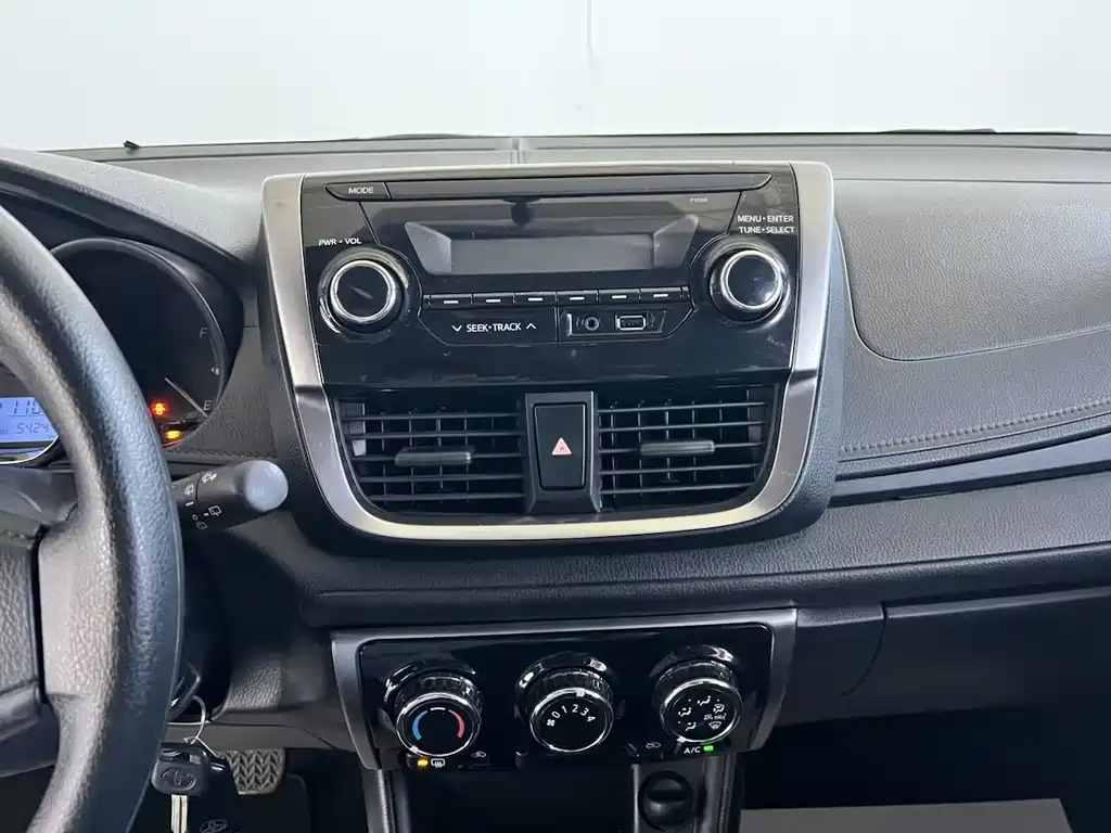 Toyota Yaris L 2019 — фото 19