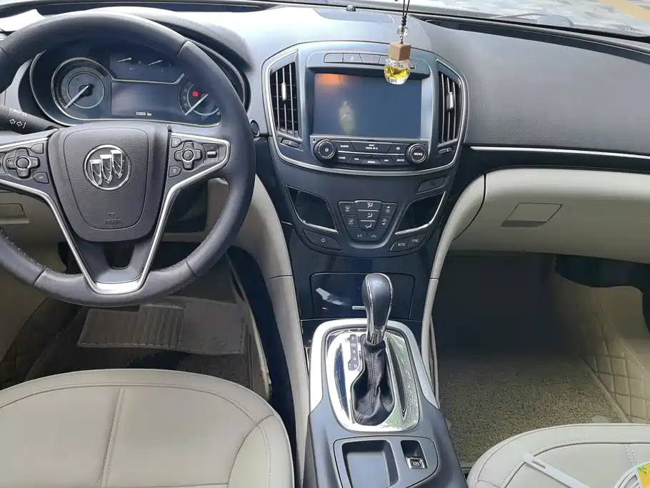 Buick Regal 2015 — фото 12