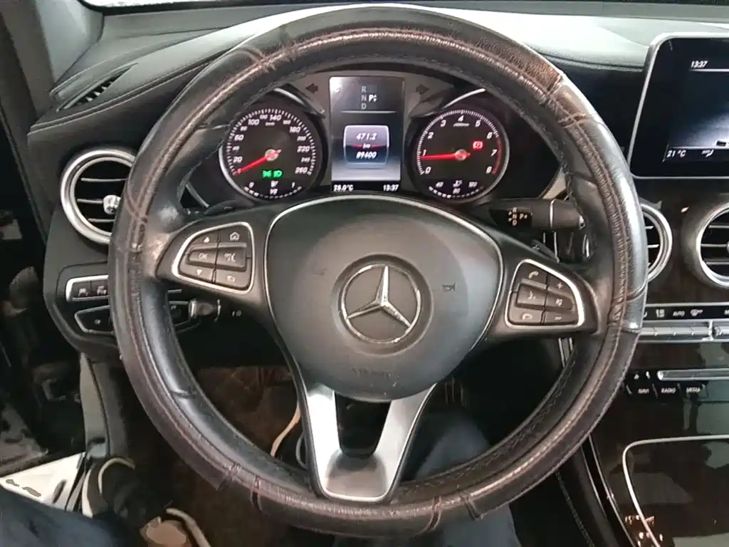 Mercedes-Benz GLC 2017 — фото 11