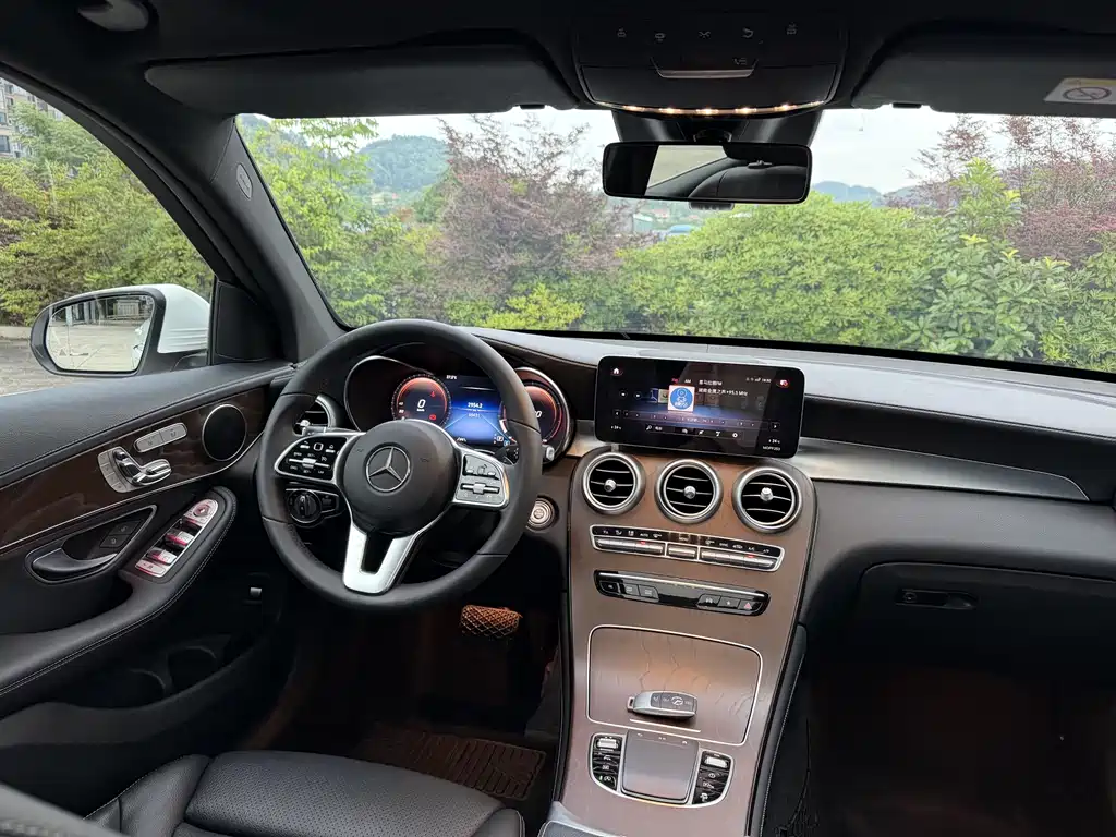 Mercedes-Benz GLC 2020 — фото 18