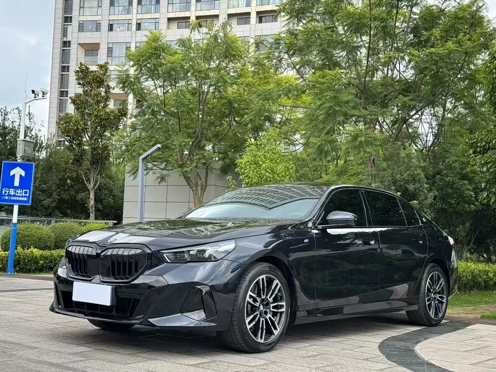 BMW 5 Series 2026