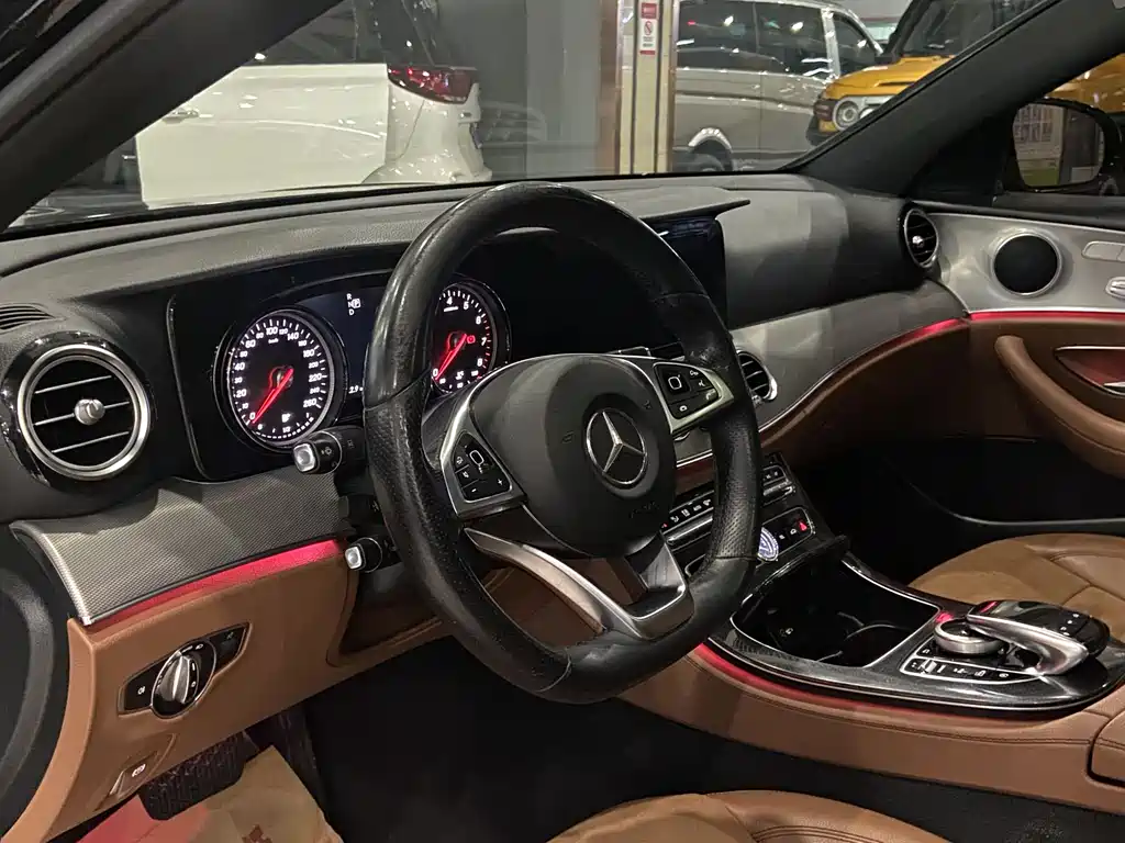 Mercedes-Benz E-Class 2018 — фото 11