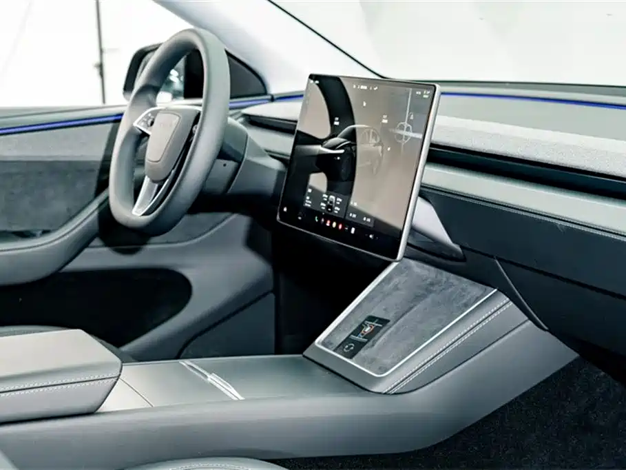 Tesla Model Y 2025 — фото 17