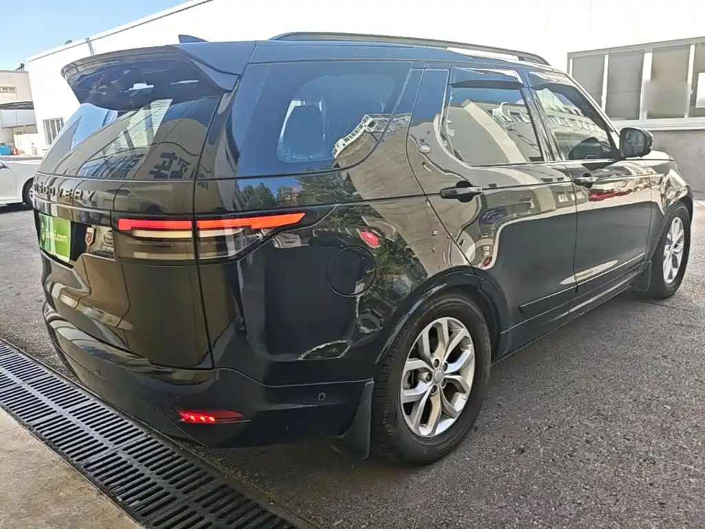 Land Rover Discovery 2018 — фото 7