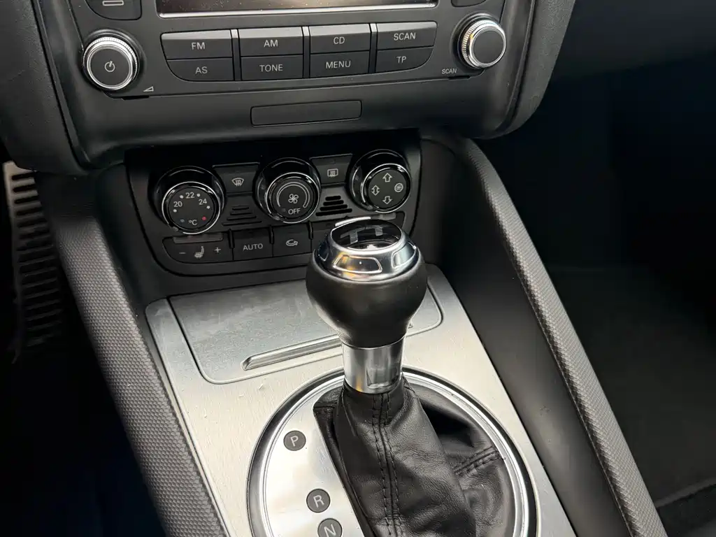 Audi TT 2009 — фото 12