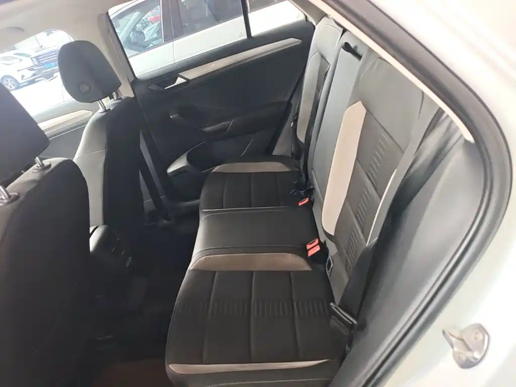 Volkswagen T-Roc 2023 — фото 17