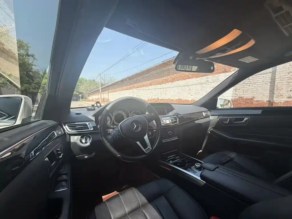 Mercedes-Benz E-Class 2015 — фото 10