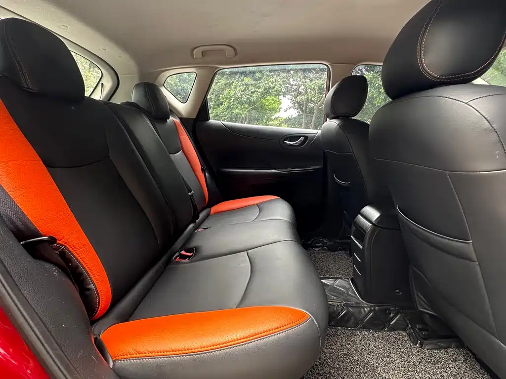 Nissan Tiida 2015 — фото 16