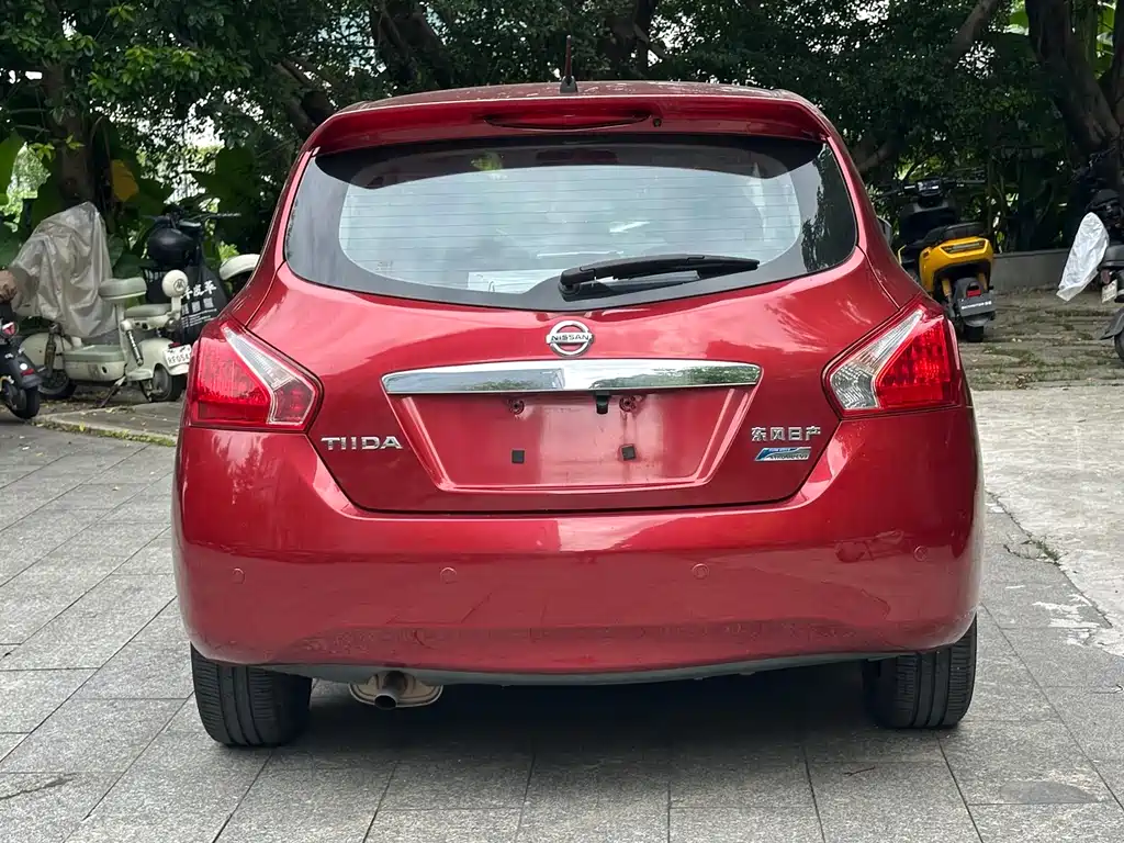 Nissan Tiida 2015 — фото 17