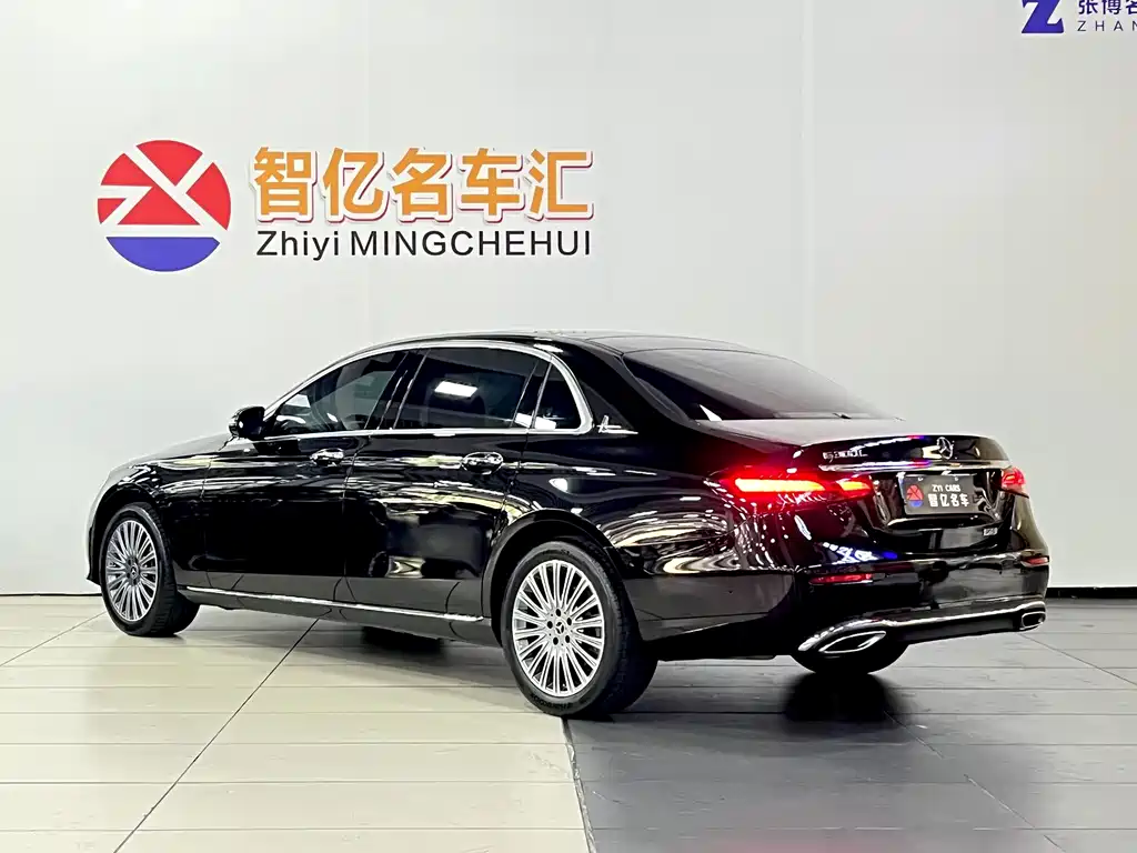 Mercedes-Benz E-Class 2023 — фото 13