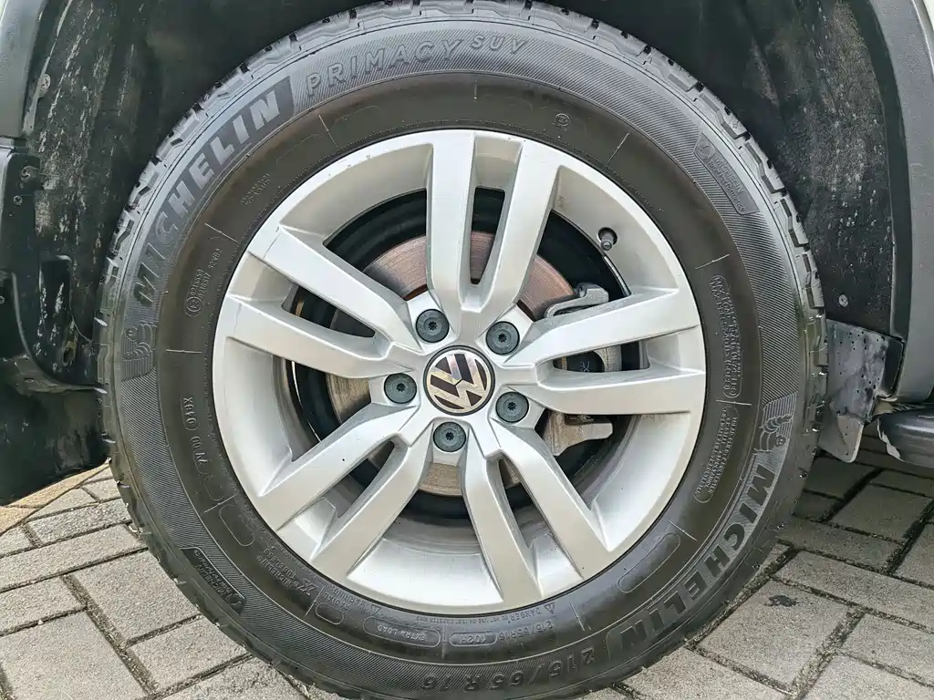 Volkswagen Tiguan 2015 — фото 14