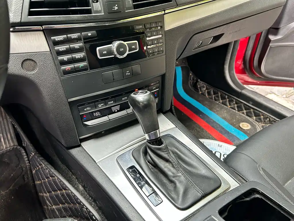 Mercedes-Benz E-Class 2013 — фото 13