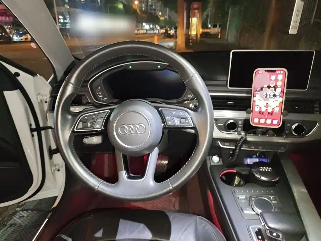 Audi A4L 2019