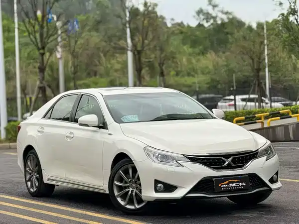 Toyota Reiz 2013