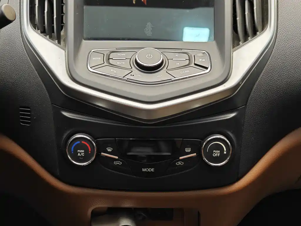 Geely King Kong 2019 — фото 16