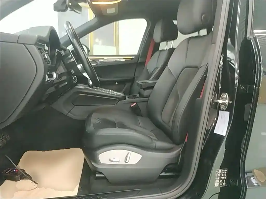 Porsche Macan 2019 — фото 15