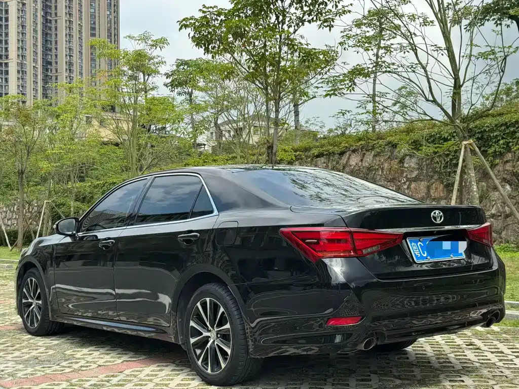Toyota Crown 2018 — фото 7