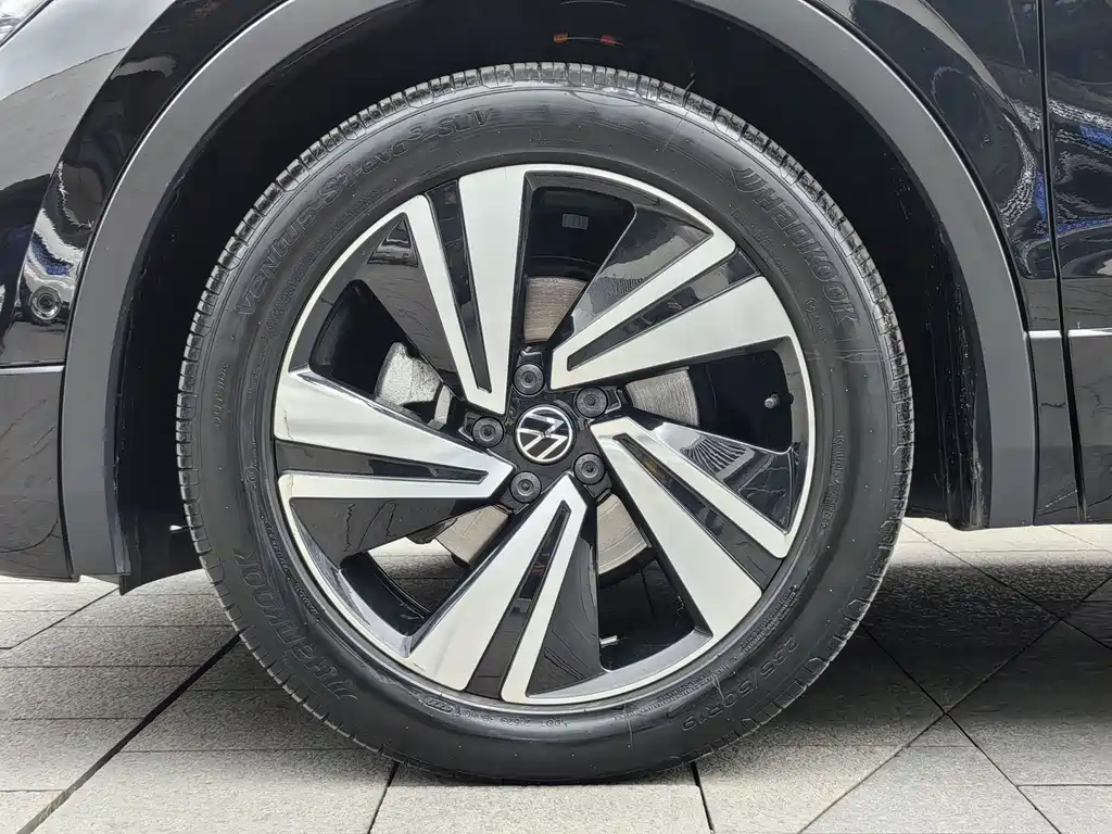 Volkswagen Tiguan X 2023 — фото 8