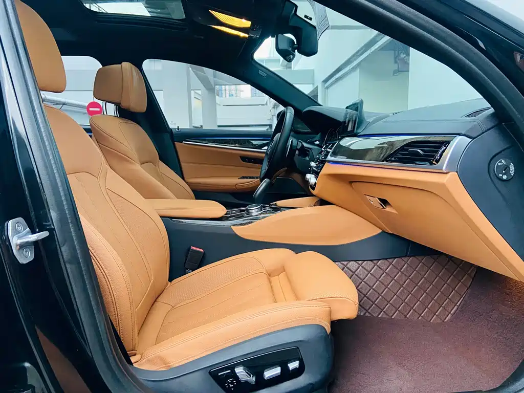 BMW 5 Series 2017 — фото 14
